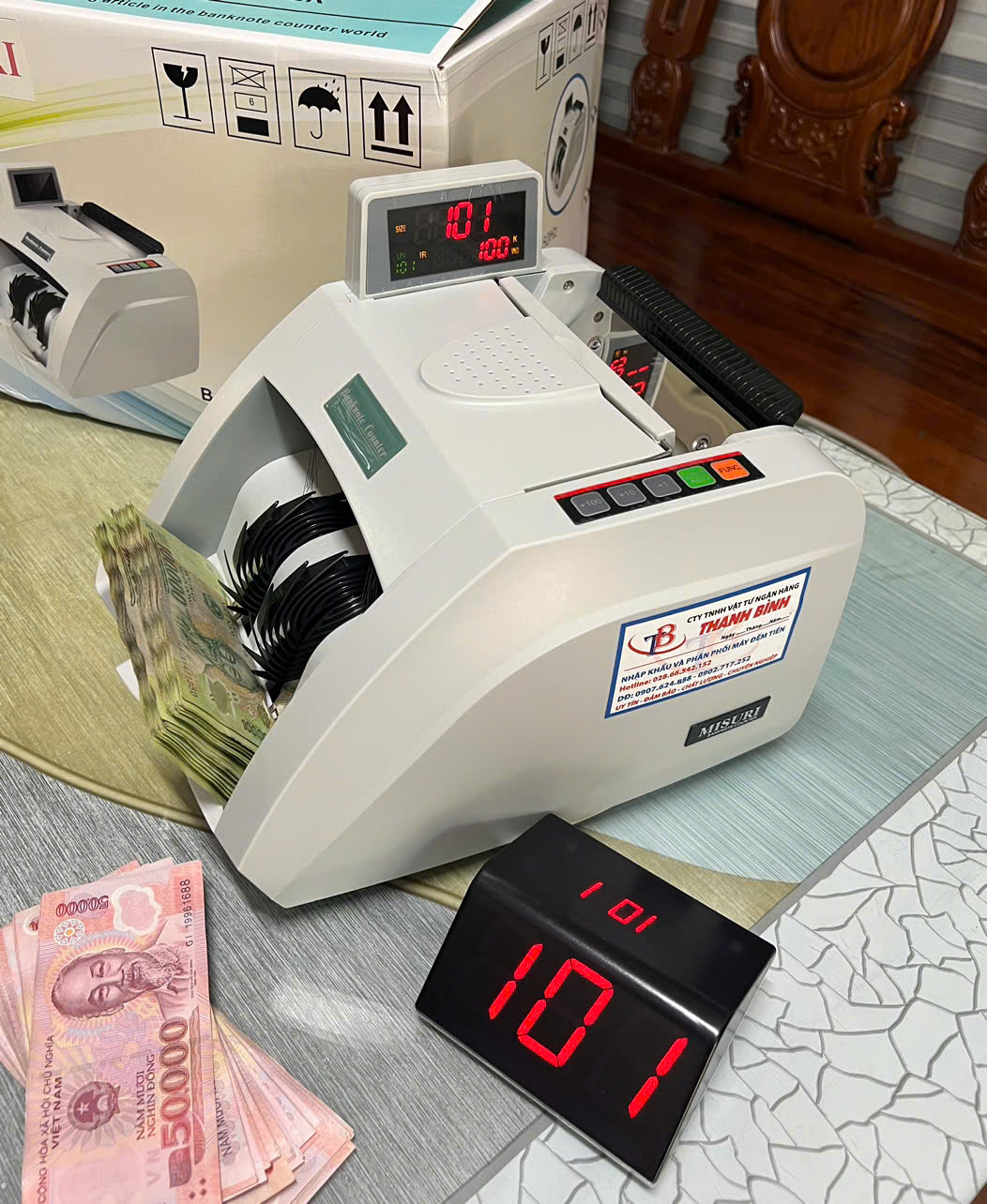 MÁY ĐẾM TIỀN MISURI 555